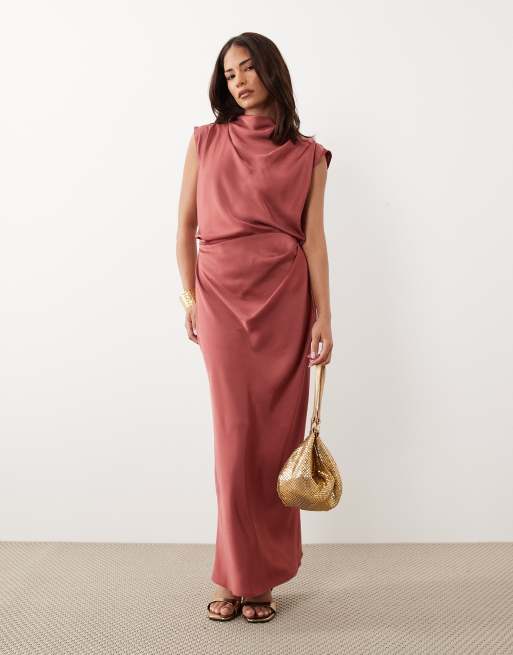 ASOS DESIGN Petite - Rød midikjole i satin med høj hals og overdel med draperinger, 2 af 4