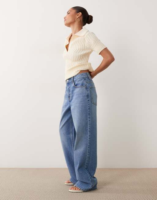 ASOS DESIGN Petite rechte jeans met wijde pijpen in middenblauwe wassing, 2 van 5