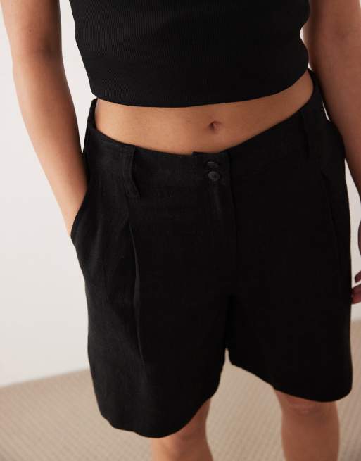 ASOS DESIGN Petite relaxed dad shorts with linen in black, 2 of 5