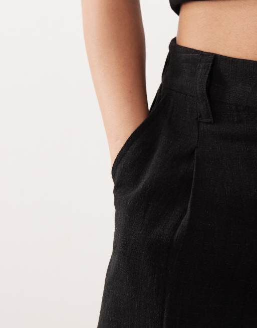 ASOS DESIGN Petite relaxed dad shorts with linen in black, 4 of 5