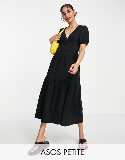 ASOS DESIGN Petite - Robe cache-cœur mi-longue avec manches bouffantes et volants étagés - Noir