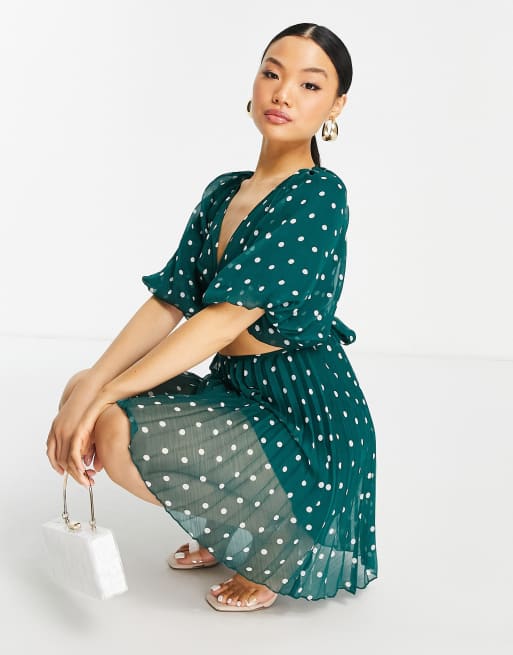 ASOS DESIGN Petite Robe courte cache c ur pliss e imprim pois blancs sur fond vert