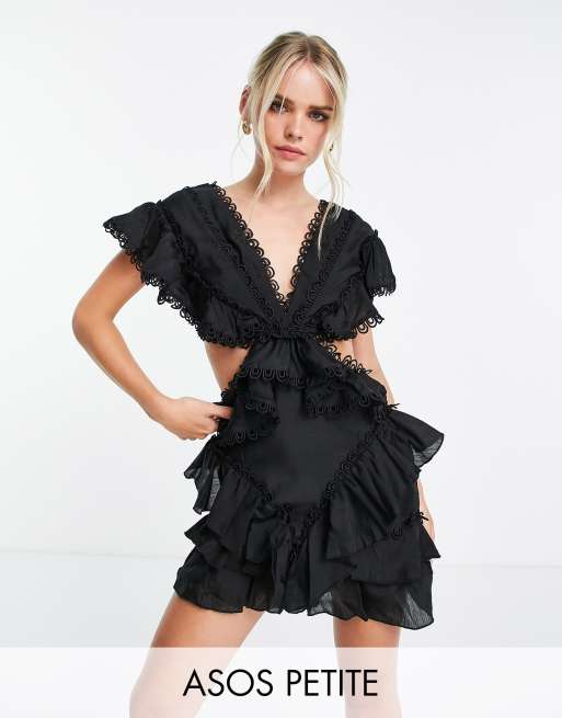ASOS DESIGN Petite - Robe courte structurée à volants et finitions dentelle - Noir