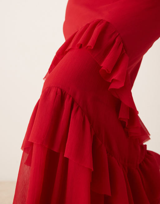 ASOS DESIGN Petite - Robe longue coupée en biais à volants avec superposition cape - Rouge, 3 de 4