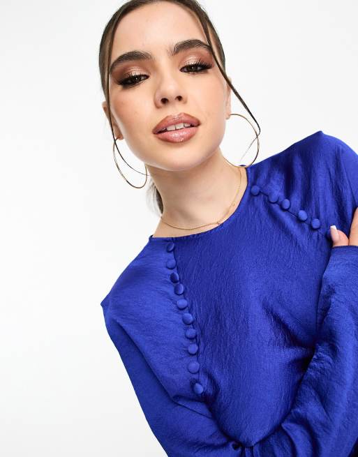 ASOS DESIGN Petite - Robe longue coupée en biais en satin avec boutons - Bleu de cobalt, 2 de 4
