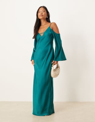 ASOS DESIGN Petite - Robe longue en satin à épaules dénudées avec manches longues et lanières fines - Bleu sarcelle 34