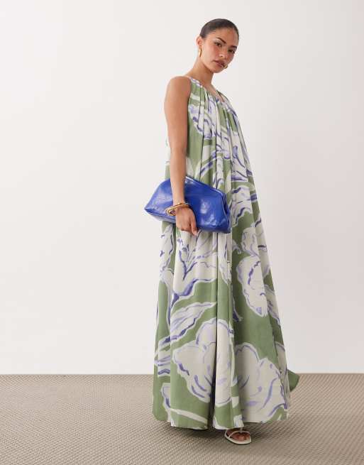 ASOS DESIGN Petite - Robe longue évasée à encolure dégagée et détail perle - Imprimé fleuri oversize, 4 de 4