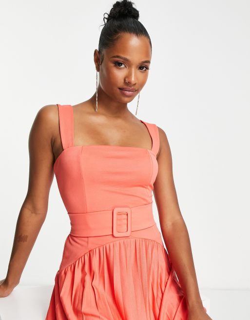 ASOS DESIGN Petite Robe longue plissee a taille basse et encolure carree avec ceinture Corail chaud BPINK