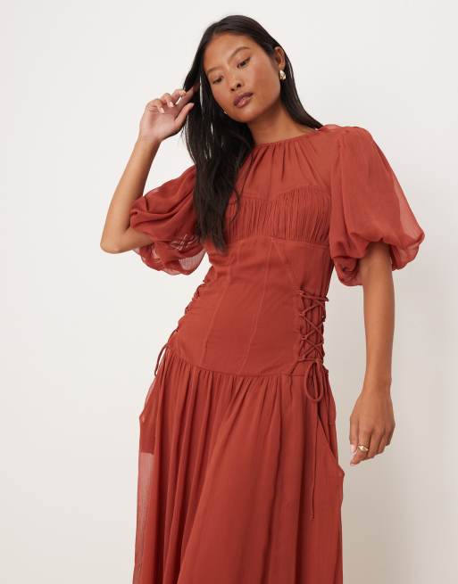 ASOS DESIGN Petite - Robe longueur mollet en mousseline à manches bouffantes - Rouille intense, 2 de 4