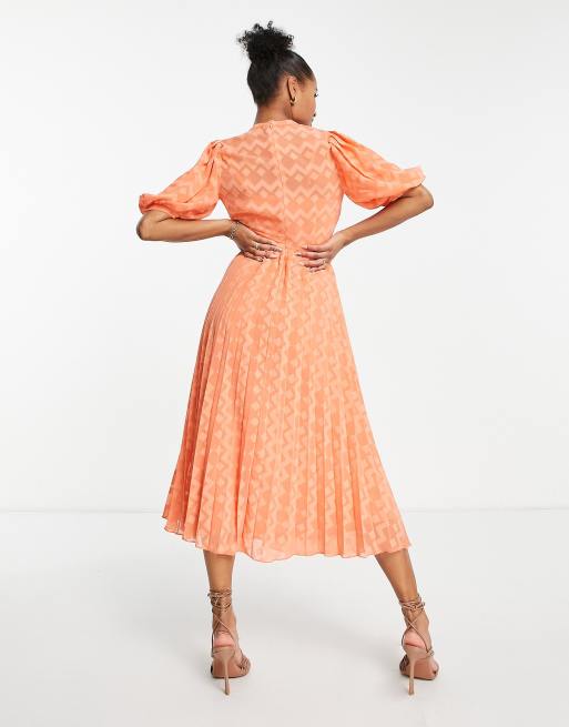 ASOS DESIGN Petite Robe mi longue pliss e col montant manches bouffantes et chevrons en tissu fa onn Corail