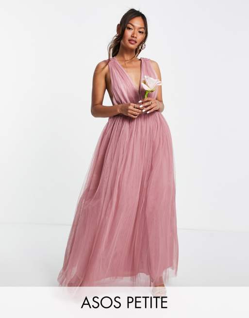 ASOS DESIGN Petite – Rosa maxiklänning i tyll med djup urringning och rosett baktill