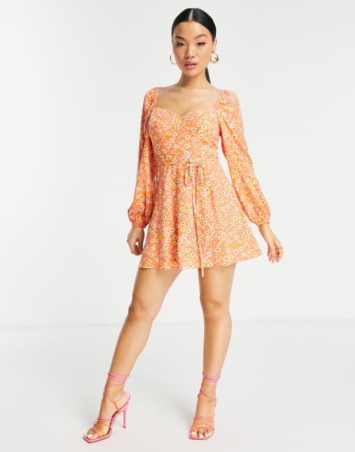 ASOS DESIGN Petite – Rosarutig, blommig tea-klänning i minilängd med kupor, 4 av 4