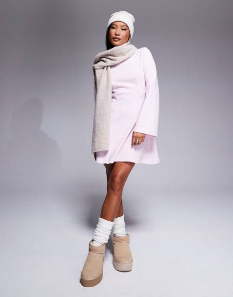 ASOS DESIGN Petite – Różowa bardzo miękka sukienka mini z zabudowanym dekoltem i rozkloszowanym dołem - view 1