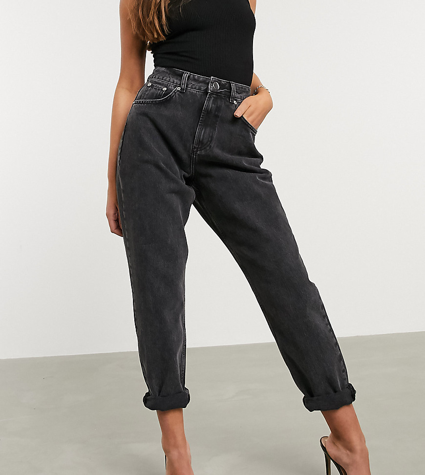 ASOS DESIGN Petite - Ruimvallende mom jeans met hoge taille in zwarte wassing