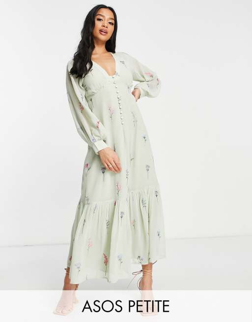 ASOS DESIGN Petite – Salviagrön broderad tea-klänning i maxilängd med knäppning