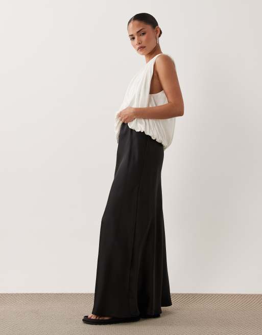 ASOS DESIGN Petite satin bias maxinederdel i sort, 3 af 5