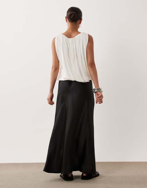 ASOS DESIGN Petite satin bias maxinederdel i sort, 5 af 5