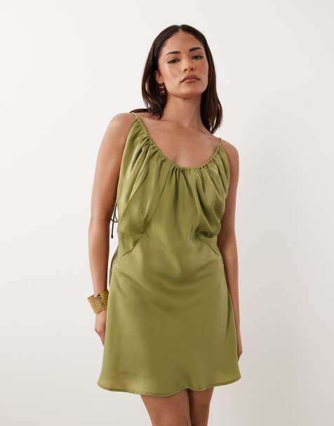 ASOS DESIGN Petite – Satin-Minikleid in Olivgrün mit Schrägschnitt, U-Ausschnitt und tiefem Rückenausschnitt - view 1