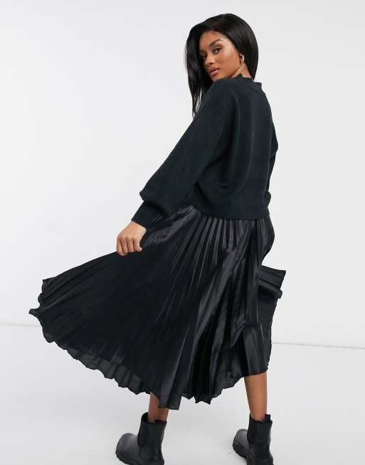 Petite Pleated Midi Skirt in Black