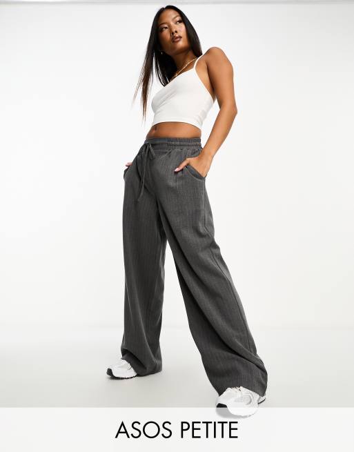 ASOS DESIGN Petite – Schlupfhose in Grau mit Streifen