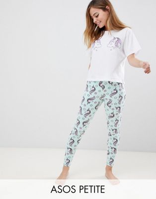 ASOS DESIGN - Petite - Set van legging en pyjamashirt met eenhoornprint-Multi