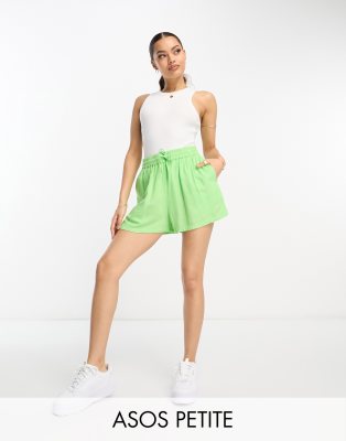 ASOS DESIGN Petite - Shorts zum Reinschlüpfen in Apfelgrün mit Leinenanteil