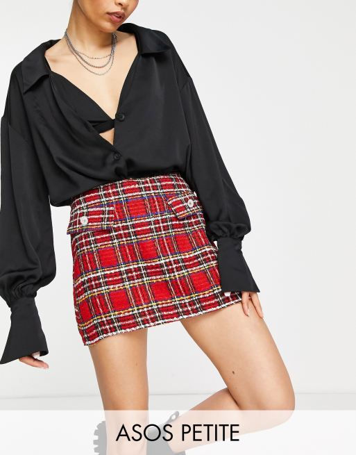 ASOS DESIGN Petite - Skotskternet mininederdel med rhinstensknapper i boucle
