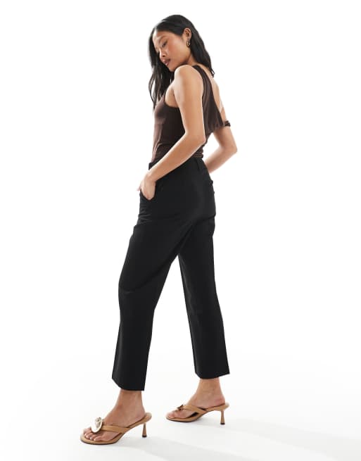 ASOS DESIGN Petite - Skræddersyede og ankellange sorte slim-bukser med sømdetaljer og lige ben, 2 af 5