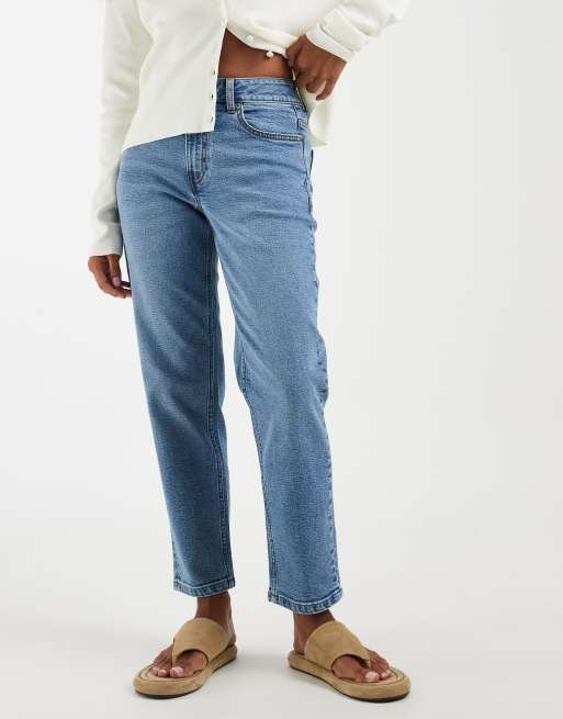 ASOS DESIGN Petite - Slim Fit mom-jeans i lyseblå vask, 3 af 5