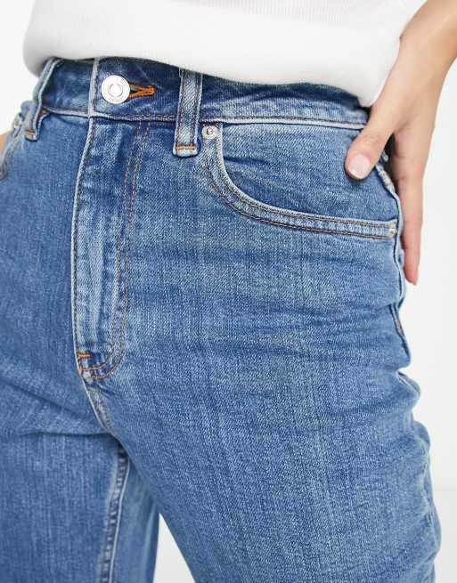 ASOS DESIGN Petite slim mom jeans in mid blue , 3 of 4