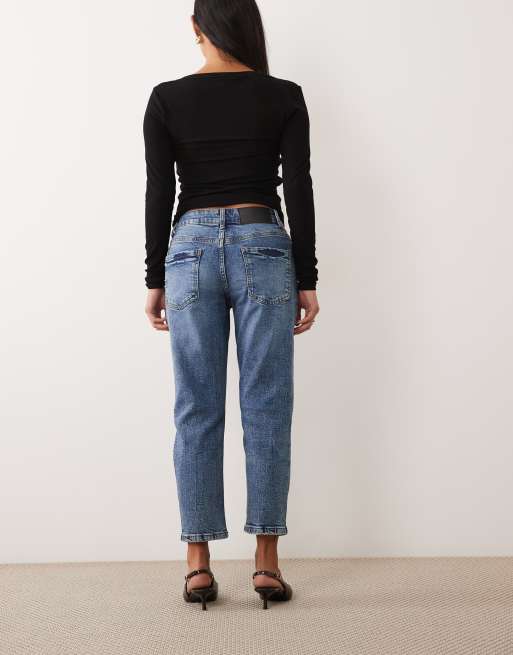 ASOS DESIGN Petite smala mom jeans i autentisk mellanljus tvätt, 3 av 5