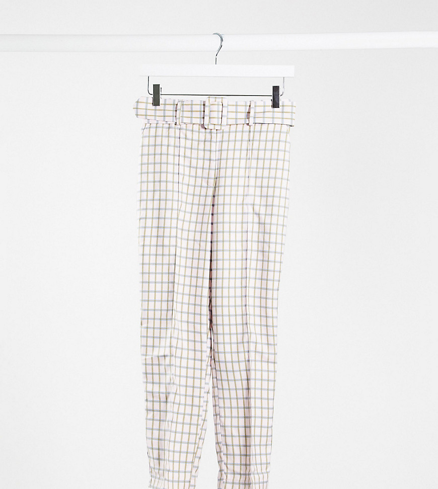 ASOS DESIGN - Petite - Smaltoelopende broek met riem, hoge taille en gingham-ruit-Multi