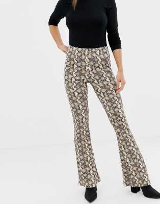 flared pants slangenprint
