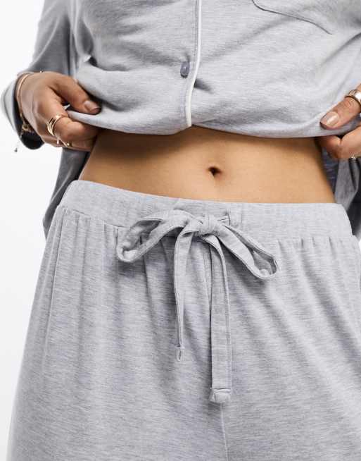 ASOS DESIGN Petite soft jersey long sleeve shirt & trouser pyjama set with contrast piping in grey marl, 4 of 4