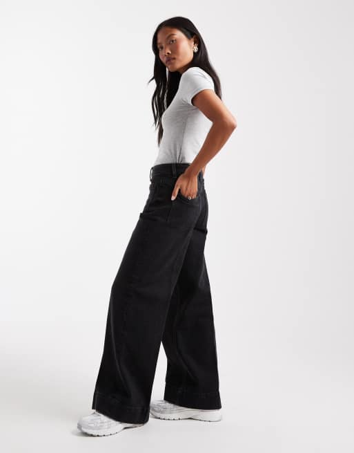 ASOS DESIGN Petite - Sorte jeans med høj talje, vide ben og lommer foran , 2 af 5