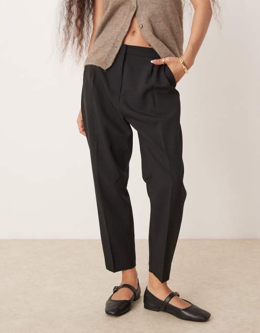 ASOS DESIGN Petite - Sorte og skræddersyede bukser med tapered pasform, 2 af 5