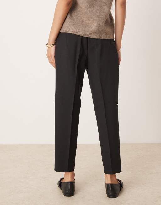ASOS DESIGN Petite - Sorte og skræddersyede bukser med tapered pasform, 4 af 5