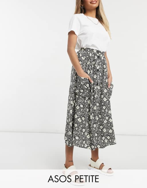 ASOS DESIGN Petite – Spódnica midi z zapięciem na guziki, głębokimi kieszeniami i kwiatowym wzorem