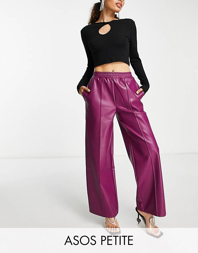 ASOS DESIGN - petite straight faux leather jogger trouser in plum