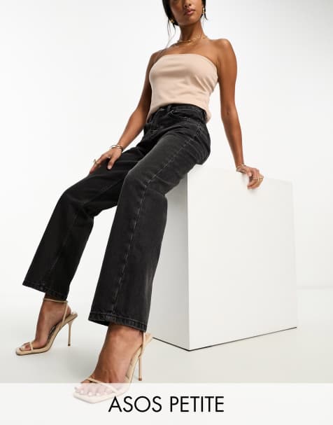 ASOS DESIGN Petite – Straight Jeans in Schwarz mit mittelhohem Bund - view 1