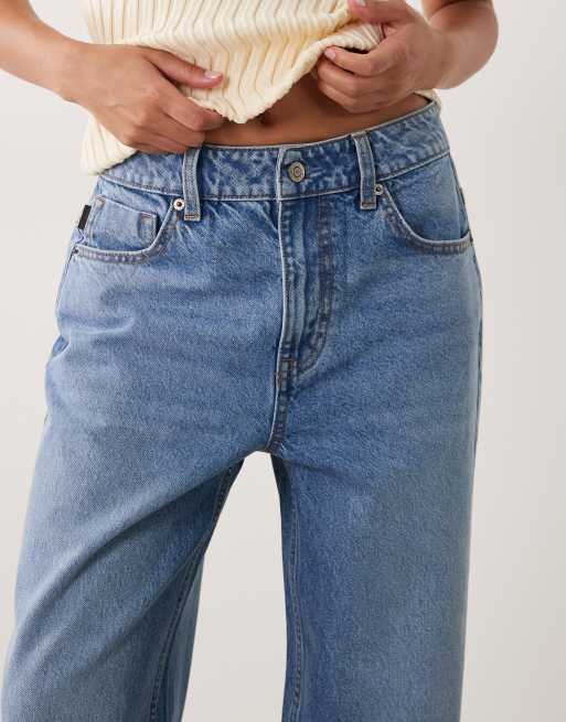 ASOS DESIGN Petite Straight-Wide-Leg-Jeans in mittlerer Waschung Blau, 4 von 5