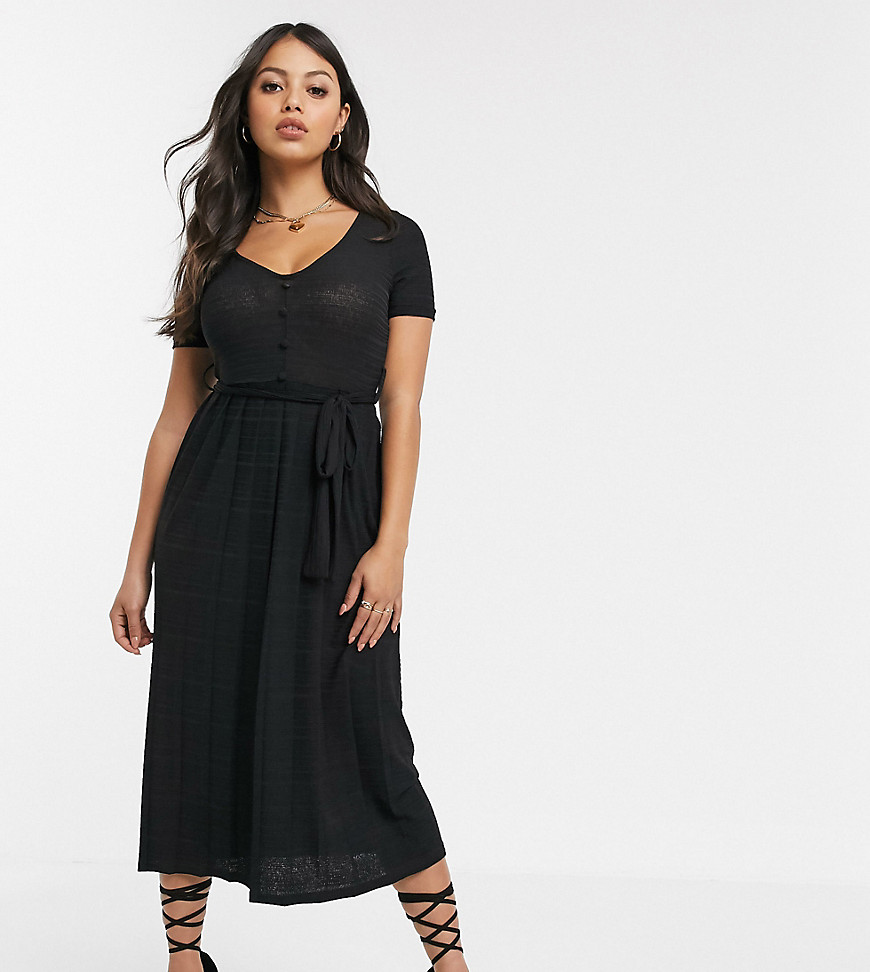 ASOS DESIGN Petite – Strukturerad midiklänning med v-ringning och plisserad kjol-Svart