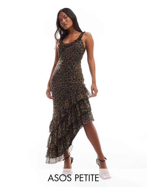 ASOS DESIGN Petite – Sukienka midi z asymetryczną falbanką na dole i dekoltem U w zwierzęcy wzór - view 1