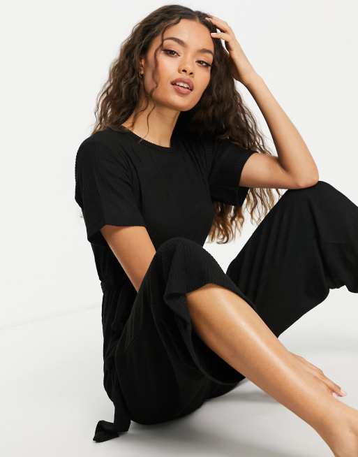 ASOS DESIGN Petite Superweicher gerippter Lounge Jumpsuit in Schwarz ASOS