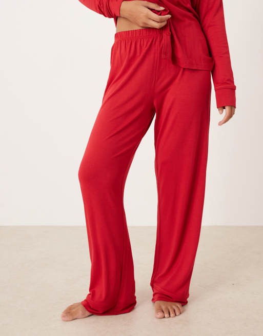 ASOS DESIGN Petite – Superweicher Pyjama aus langärmligem Hemd und Hose in Rot, 4 von 4