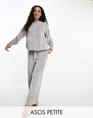 ASOS DESIGN Petite - Superweiches Lounge-Set mit Sweatshirt und Hose aus Fleece in Grau