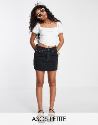 ASOS DESIGN Petite – Svart minikjol i tvättad original-denim med medelhög midja - view 1