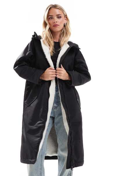 ASOS DESIGN Petite – Svart regnkappa i lång modell med teddyfoder - view 1