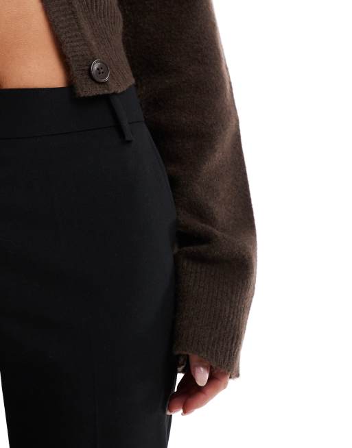ASOS DESIGN Petite – Svarta figursydda byxor med smal passform och raka ben, 4 av 5