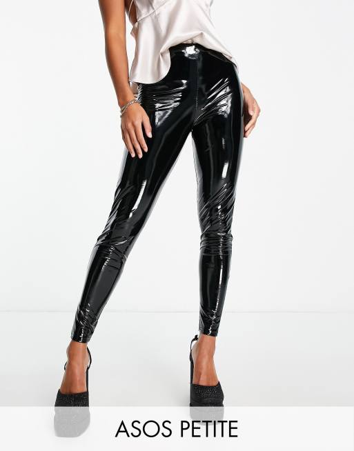 ASOS DESIGN Petite – Svarta leggings i vinyl 